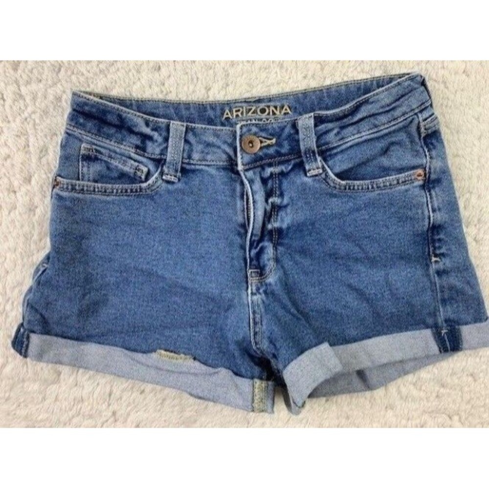 Arizona Size 5 Shorts Stretch Cuff Hem Mid Rise Med Wash